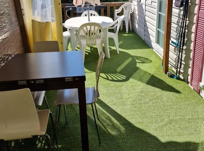 Grand Mobile Dans Campsite *